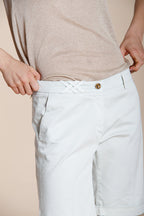 New York bermuda chino mujer en raso stretch slim fit