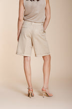 Brigitte bermuda chino mujer de algodón y lino flameado relaxed fit