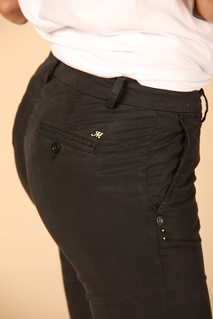 Image 2 of Women's Capri Chino Pants, Jacqueline Curvie Model, in Black, Curvy Fit by Mason's