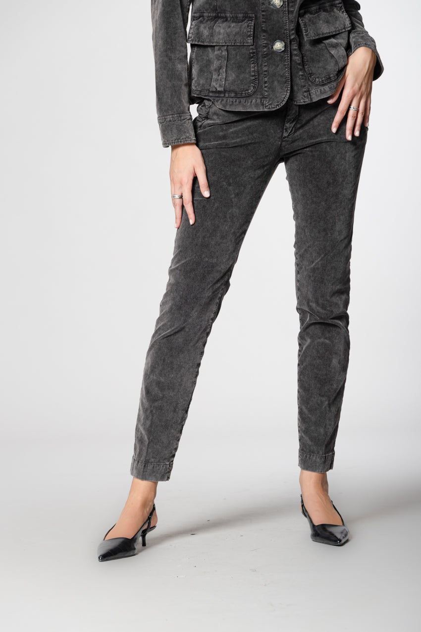 Jaqueline Archivio pantalón chino mujer en pana 1000 líneas slim fit