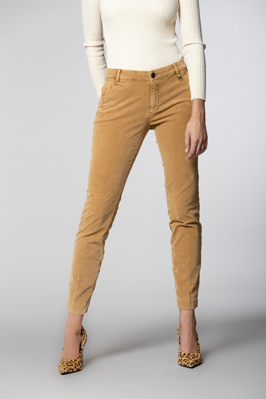 Jaqueline Archivio pantalon chino femme en velours 1000 raies slim fit