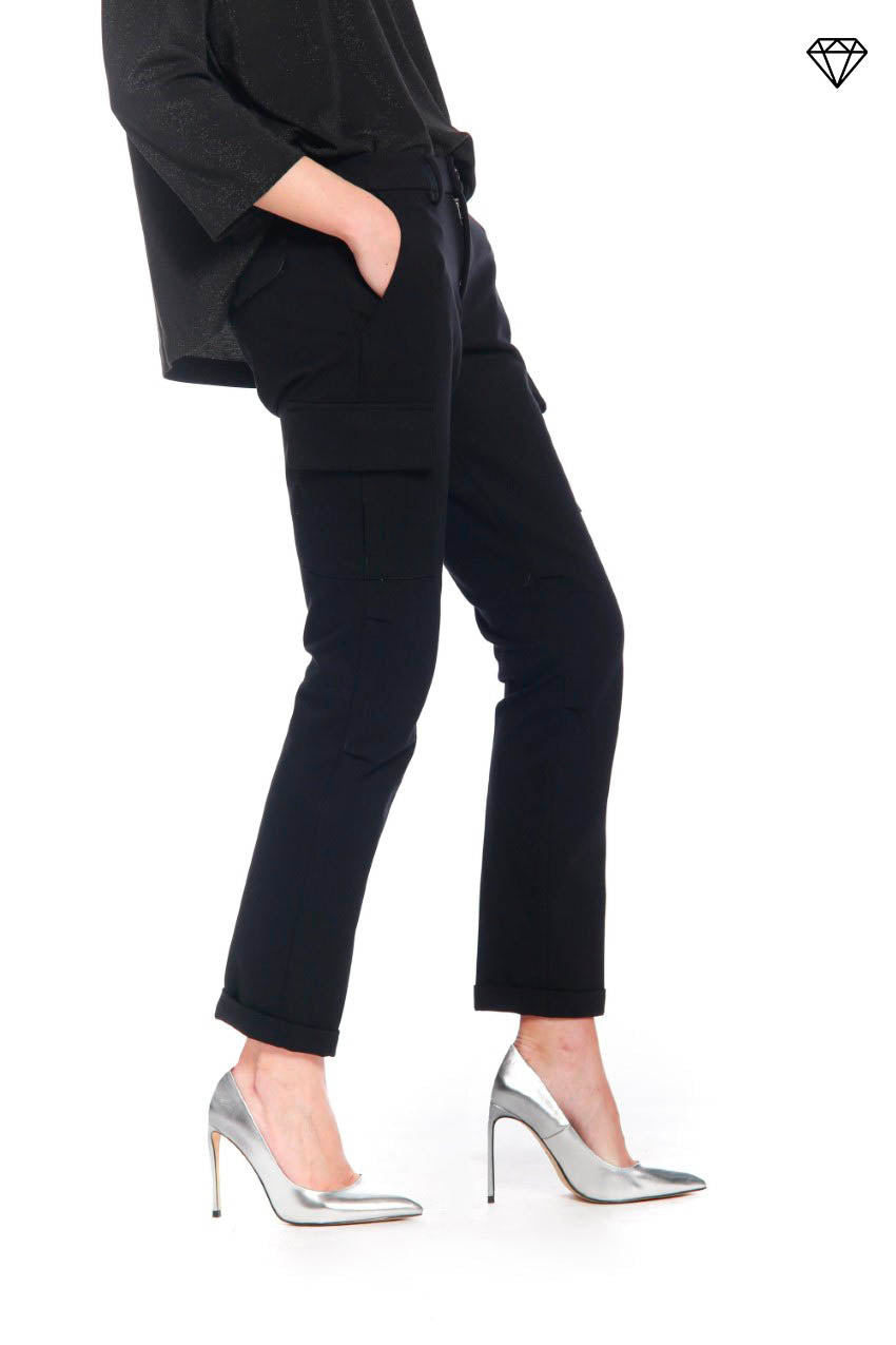 Immagine 3 di pantalone cargo donna in jersey tecnico modello Chile City curvy fit