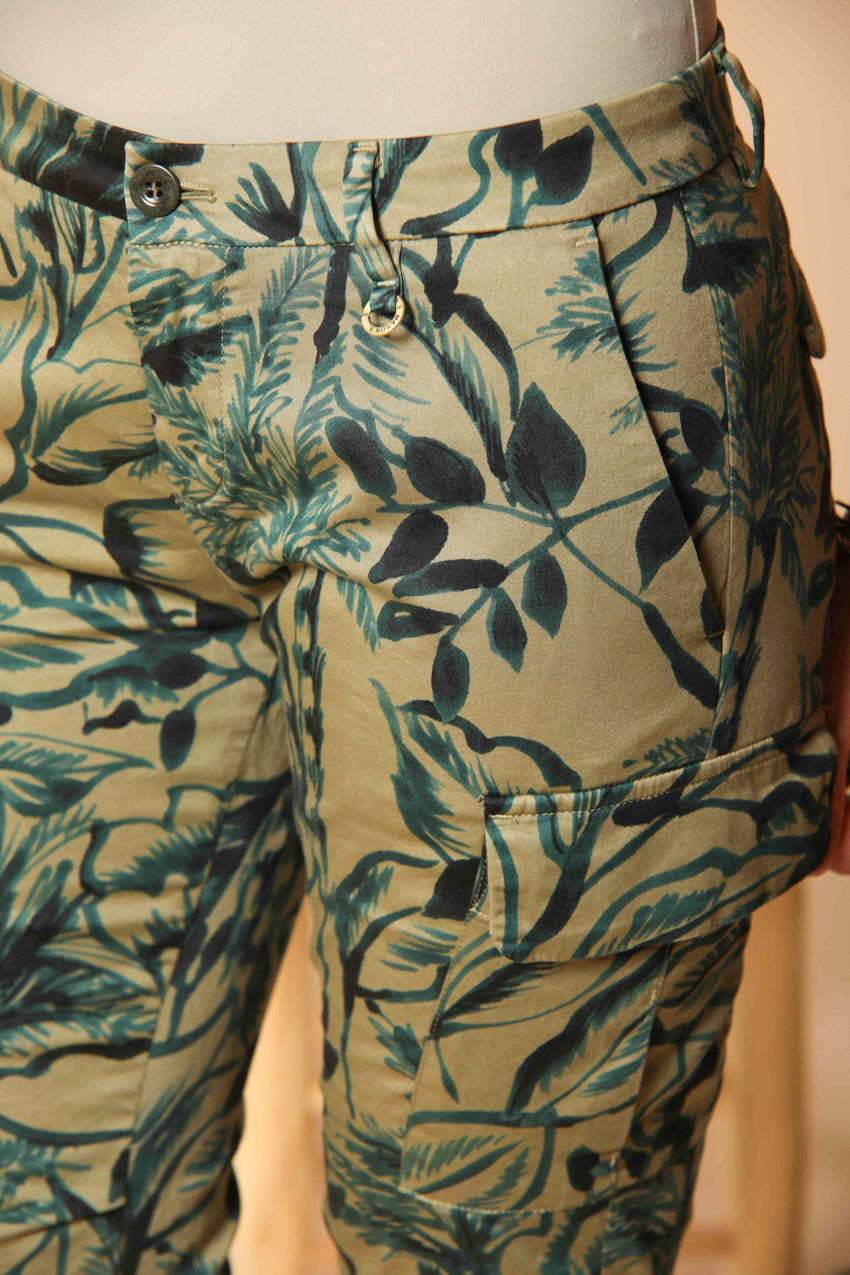 Chile City pantalón cargo mujer en satén con estampado floral slim fit 
