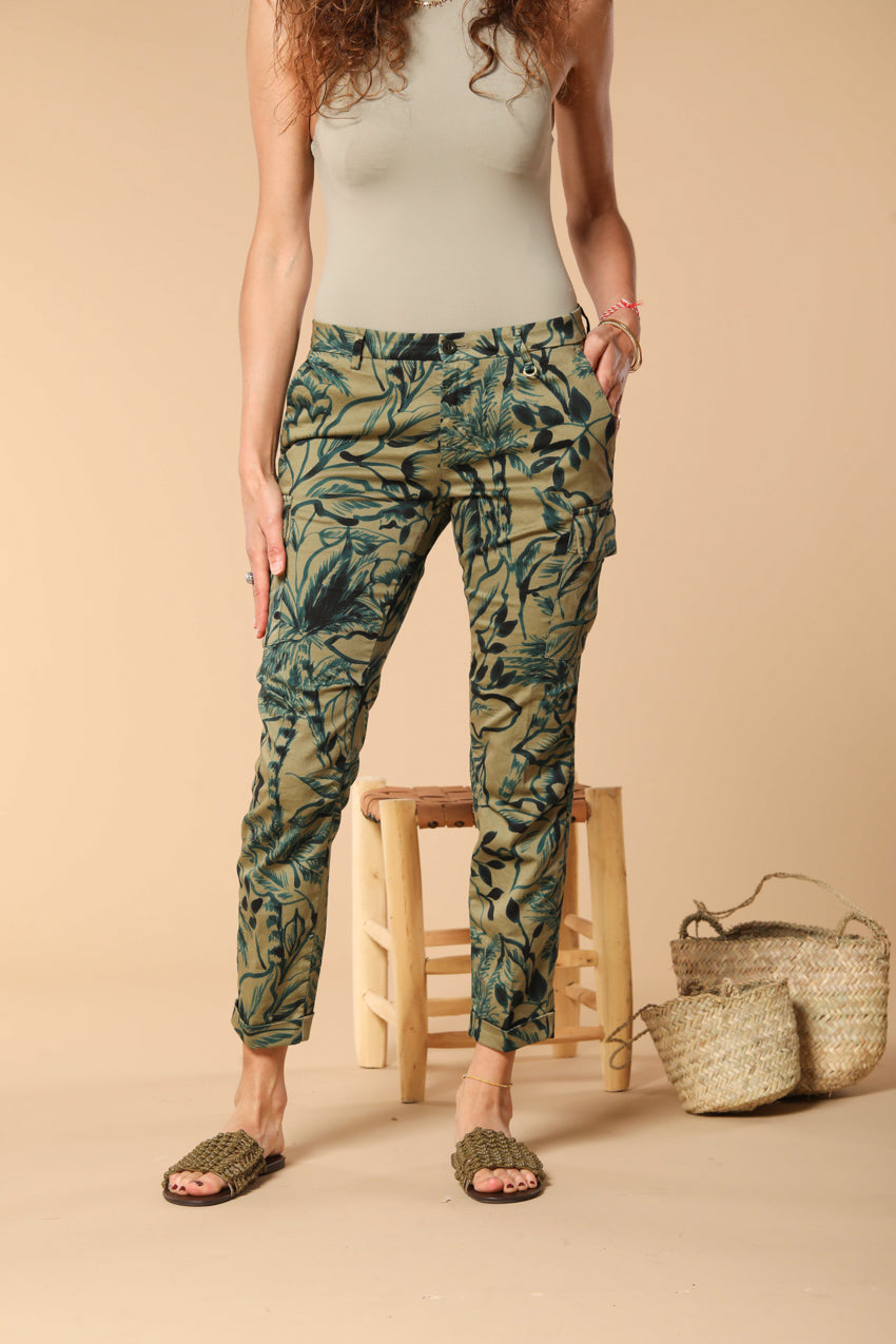 Chile City pantalón cargo mujer en satén con estampado floral slim fit 