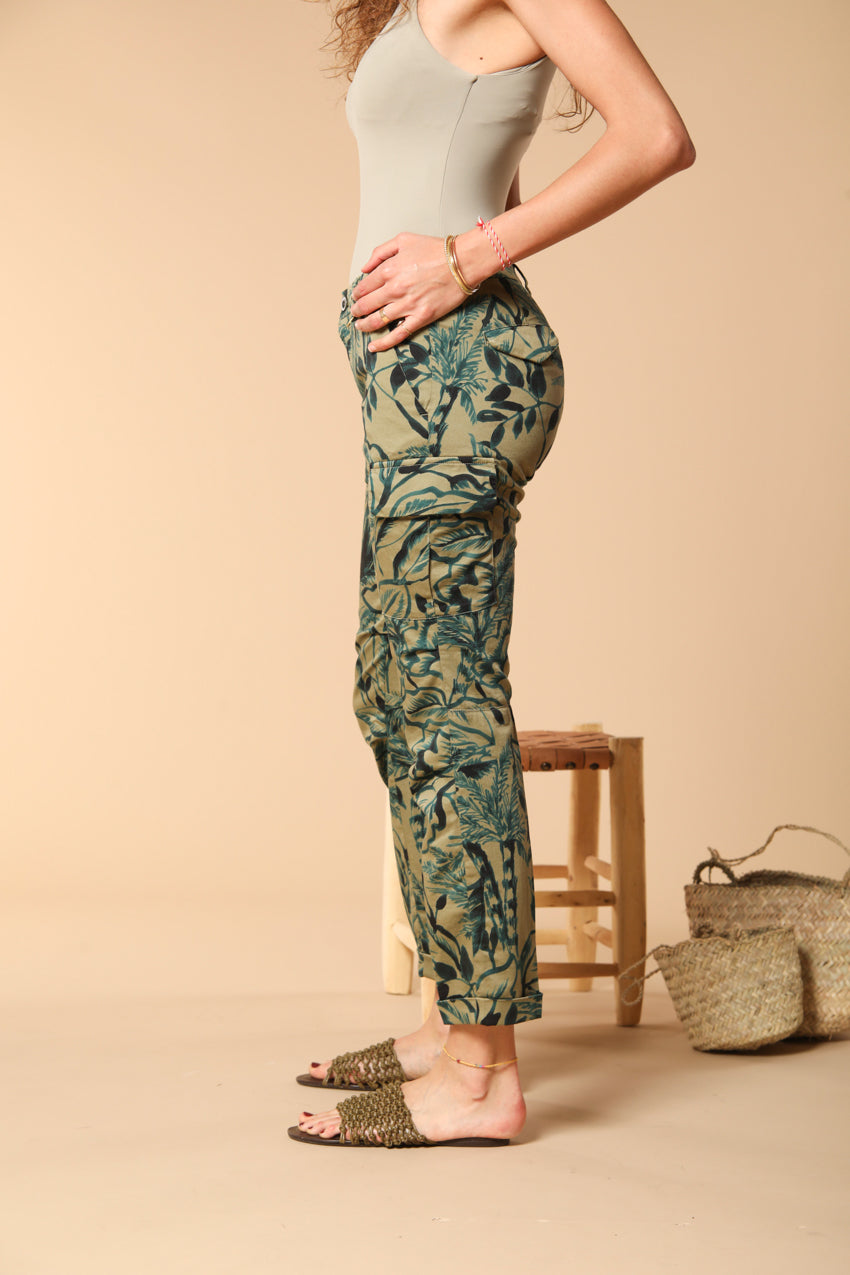 Chile City pantalón cargo mujer en satén con estampado floral slim fit 