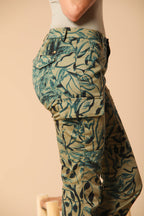 Chile City pantalón cargo mujer en satén con estampado floral slim fit 