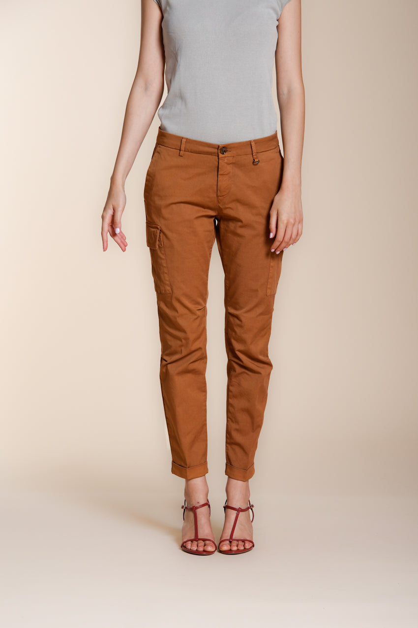 Chile City pantalon cargo femme en gabardine stretch slim fit