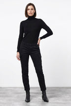 Chile City women’s cargo pants in satin with slim fit