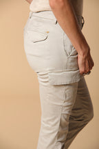 Chile City pantalón cargo mujer en gabardina slim fit 