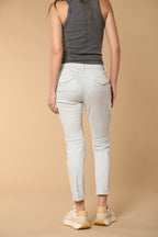 Chile City pantalón cargo mujer en gabardina slim fit 