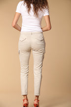 Chile City pantalón cargo mujer en gabardina slim fit 