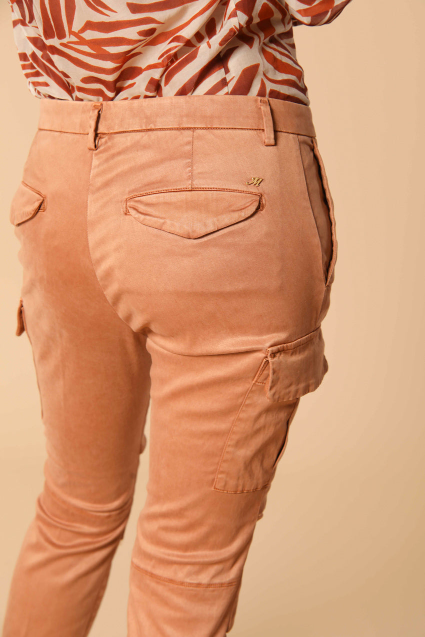 Chile City pantalón cargo muejr en gabardina slim fit 