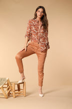 Chile City pantalón cargo muejr en gabardina slim fit 