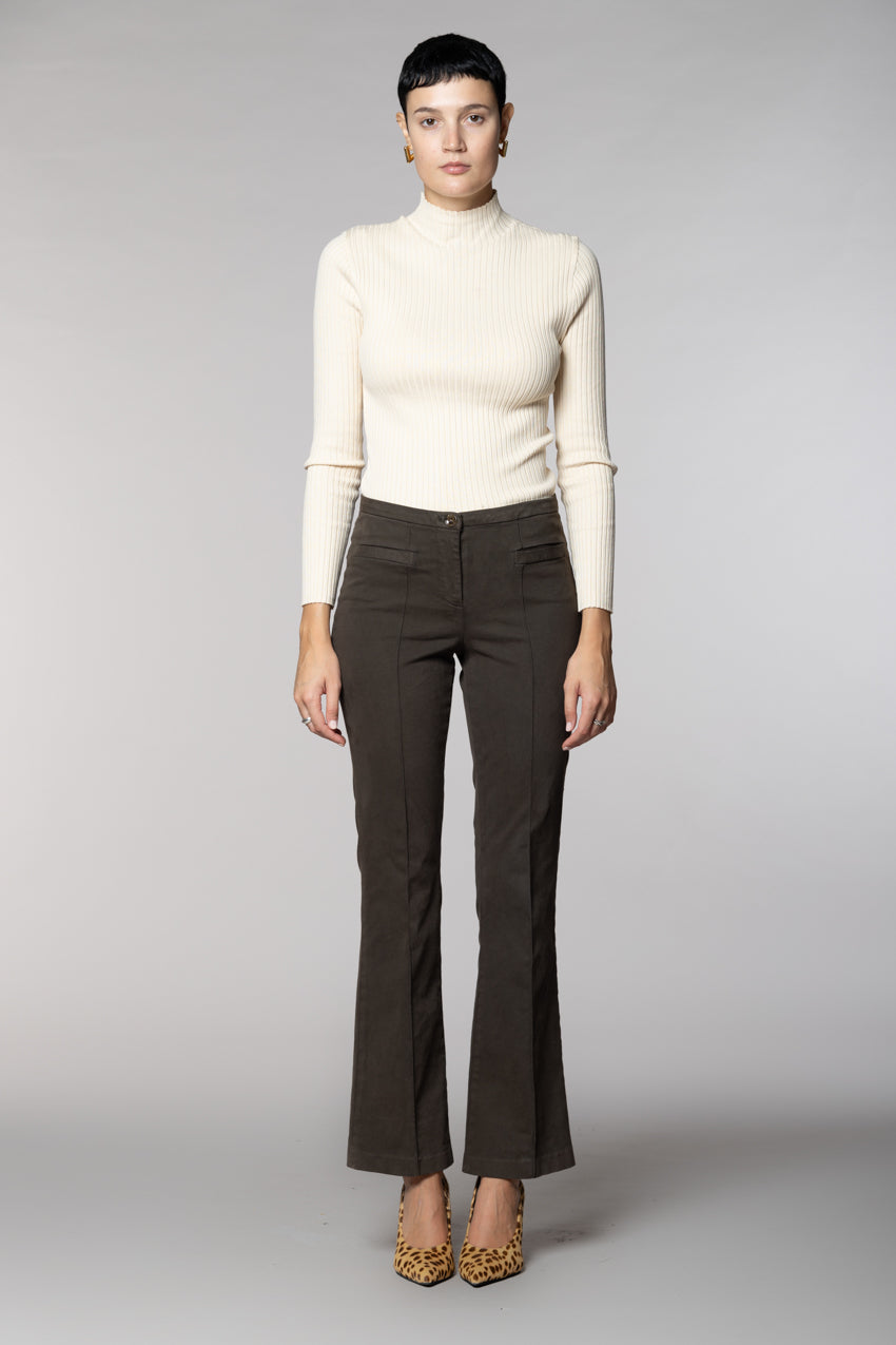 Milano Flare women’s chino trousers in satin slim fit