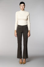 Milano Flare women’s chino trousers in satin slim fit