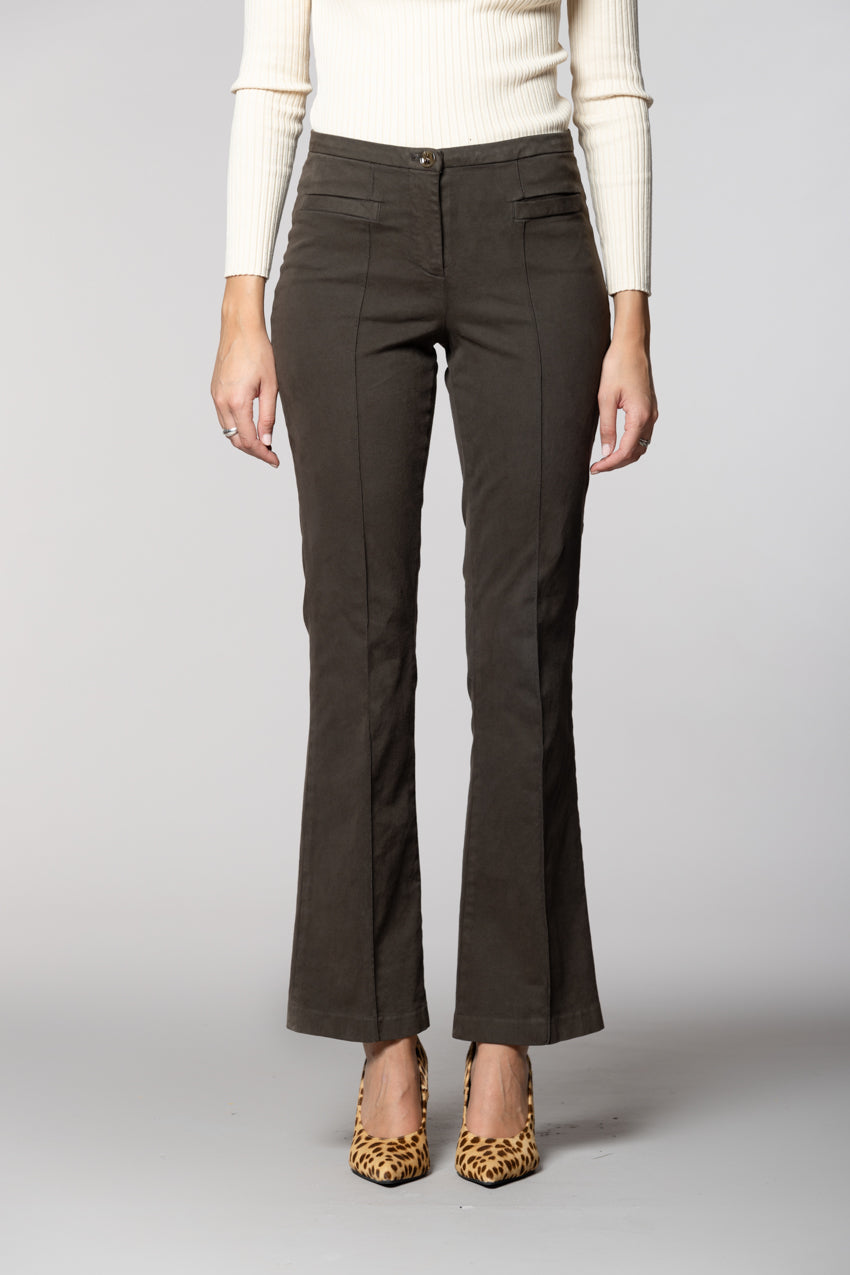 Milano Flare women’s chino trousers in satin slim fit