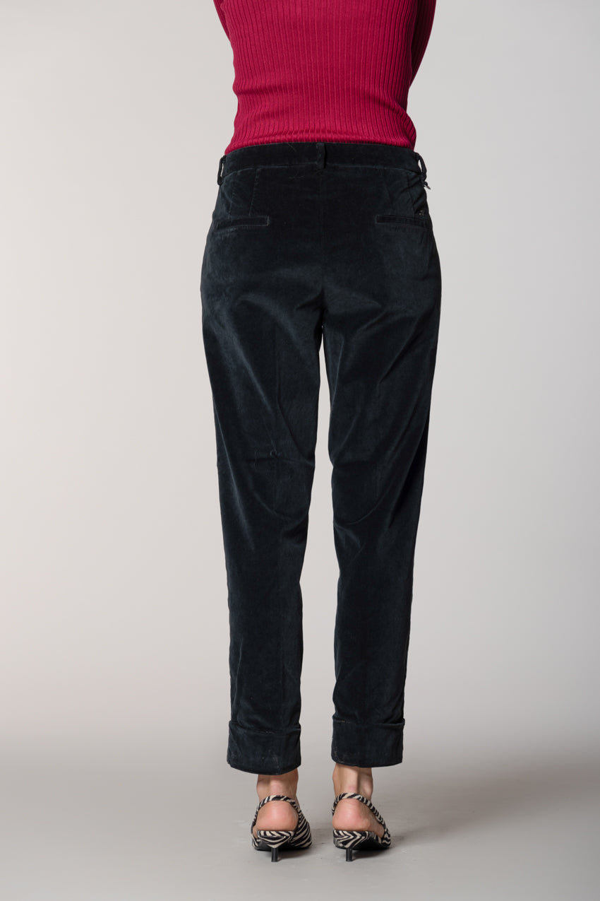 New York Carrot women’s chino pants in velvet carrot fit