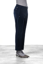 New York Carrot women’s chino pants in smooth velvet with carrot fit ①
