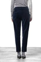 New York Carrot women’s chino pants in smooth velvet with carrot fit ①
