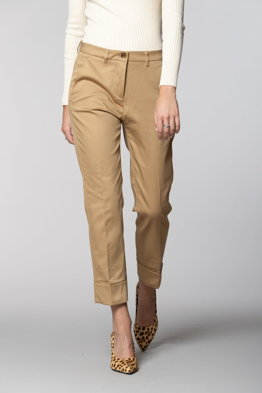 New York Carrot women’s chino trousers in gabardine carrot fit