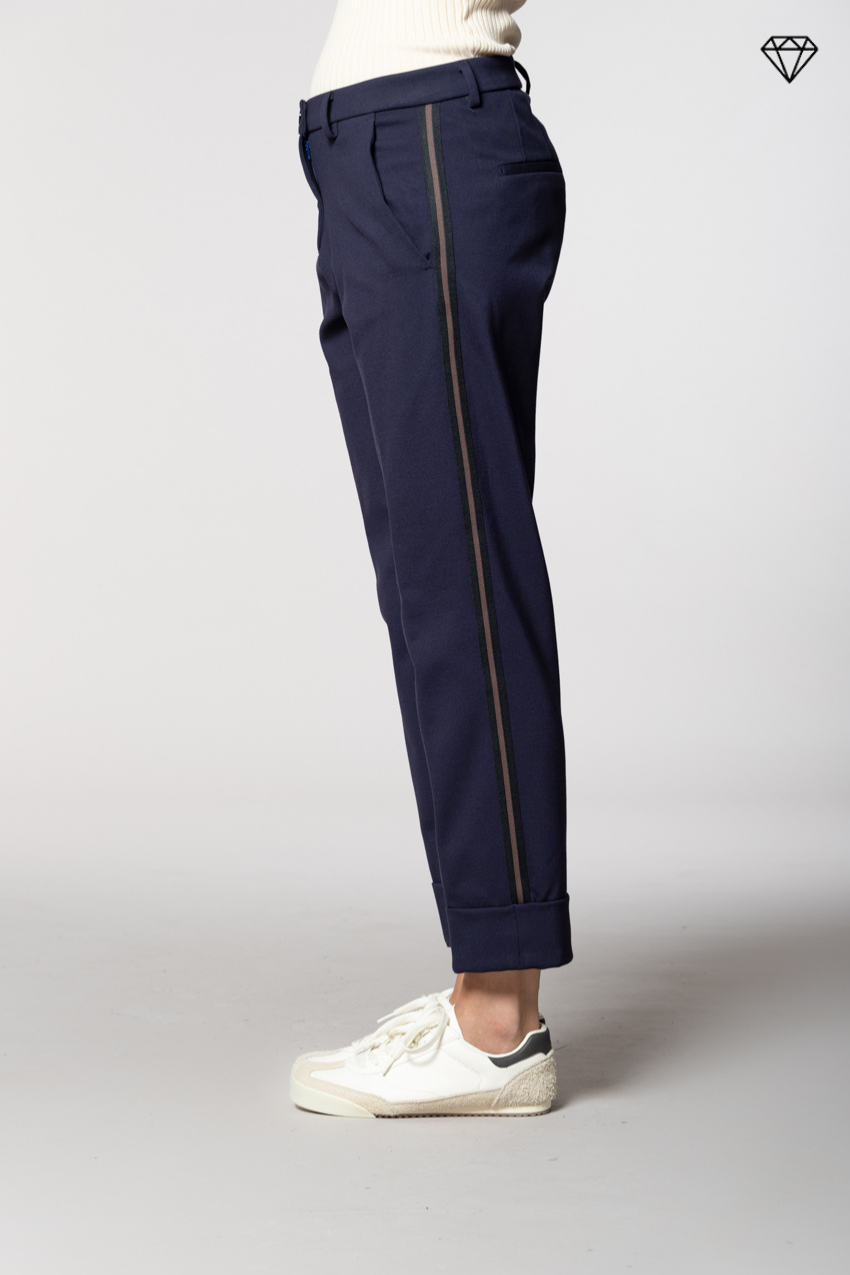 New York Carrot women’s chino pants in technical jersey carrot fit ①