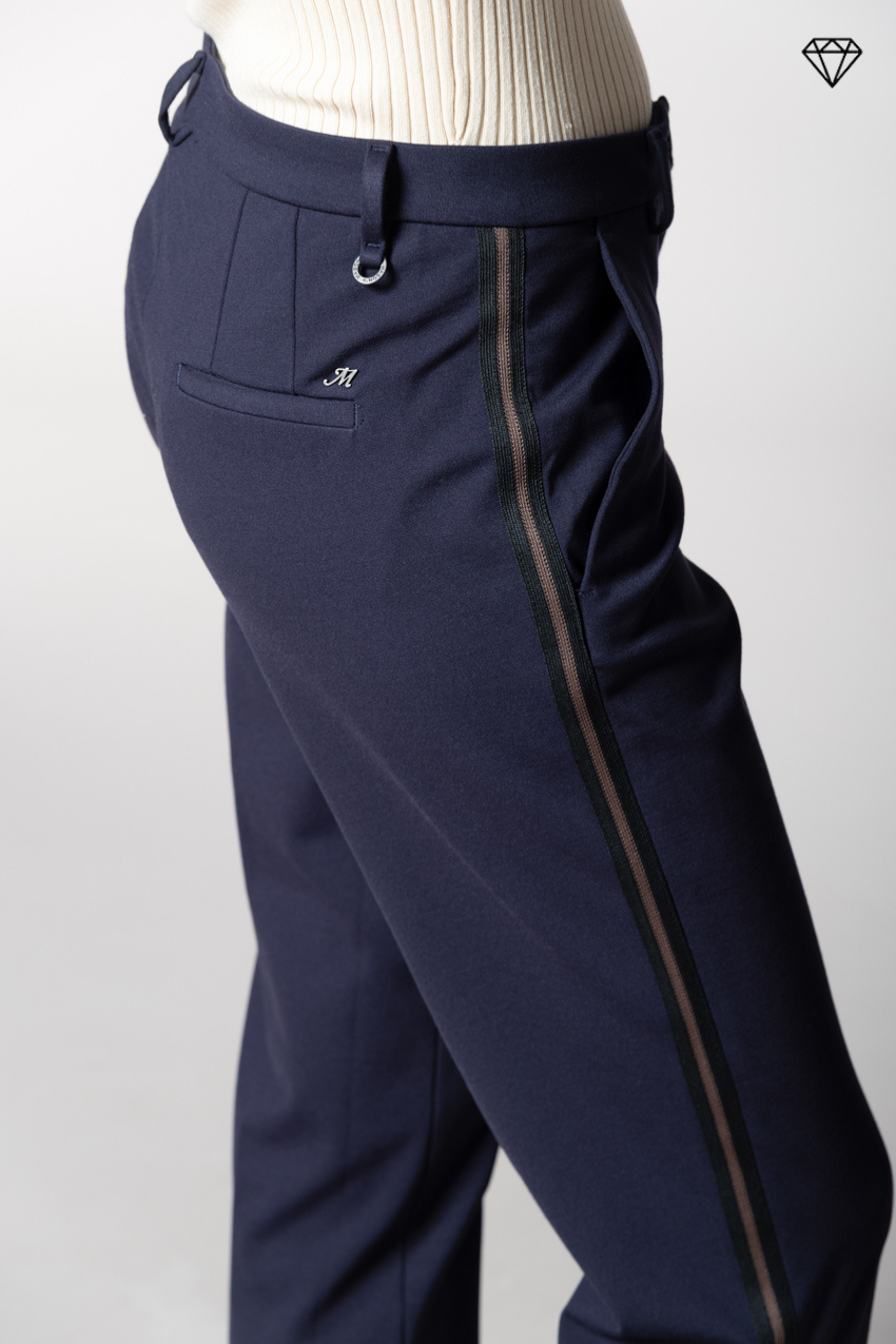 New York Carrot pantalon chino femme en jersey technique carrot fit ①