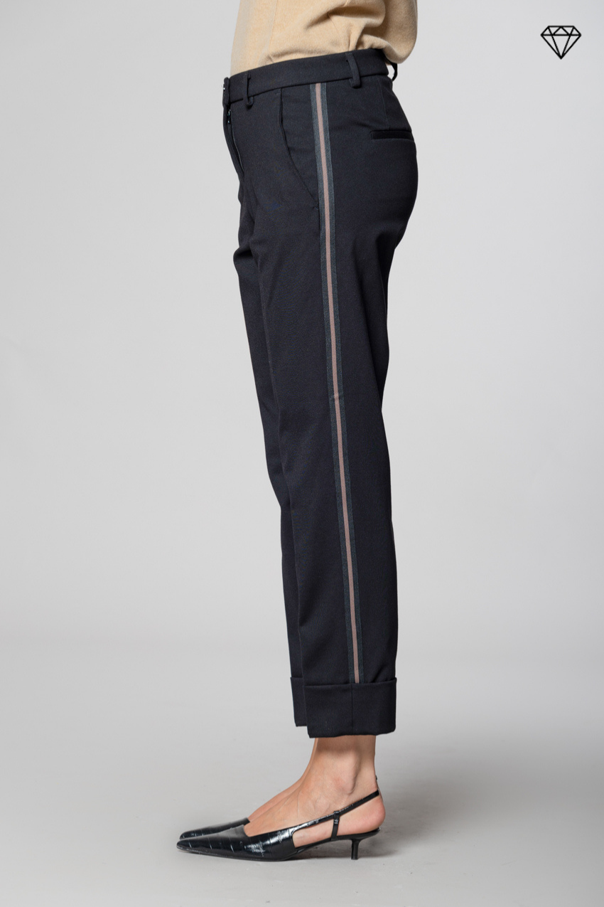 New York Carrot women’s chino pants in technical jersey carrot fit ①