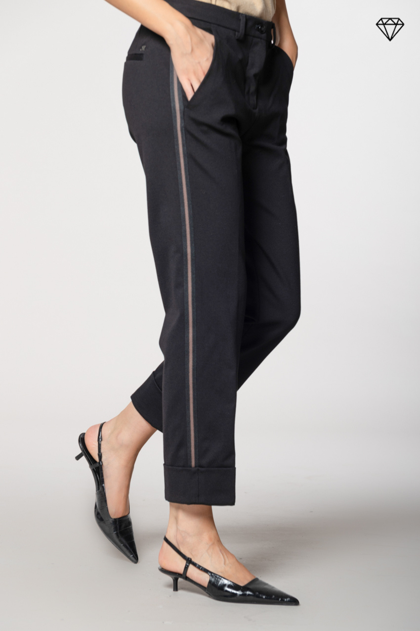 New York Carrot women’s chino pants in technical jersey carrot fit ①
