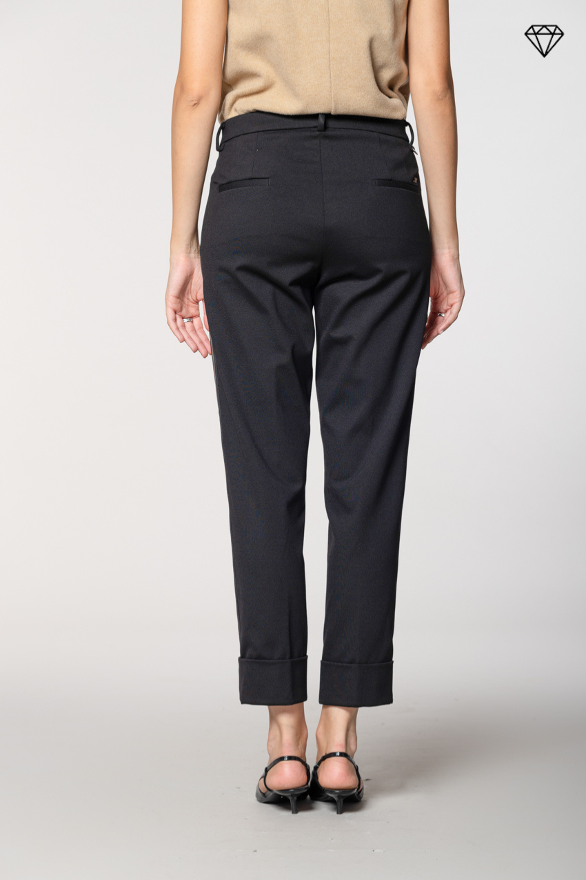 New York Carrot women’s chino pants in technical jersey carrot fit ①