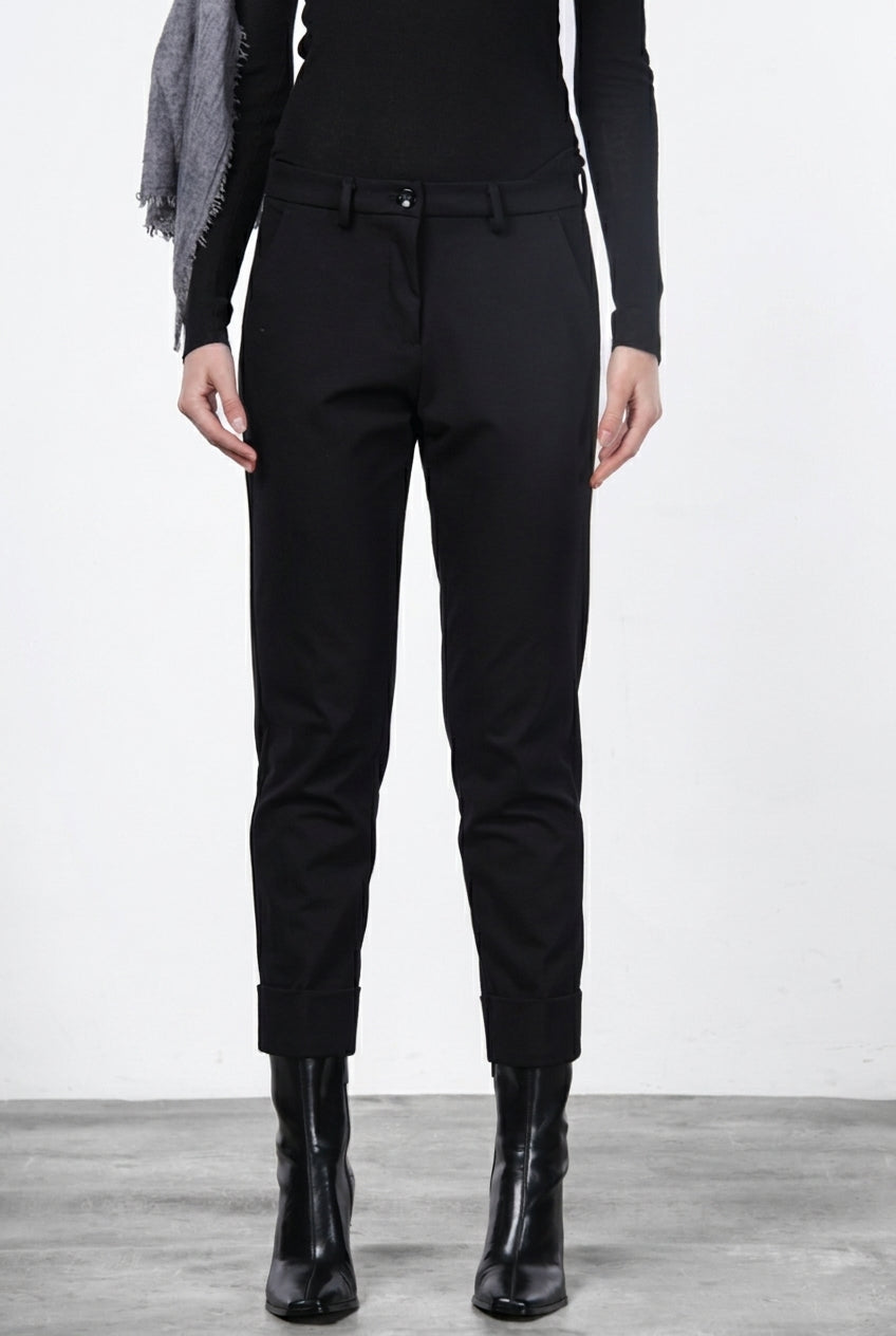 New York Carrot pantalón chino de mujer en jersey técnico carrot fit ①