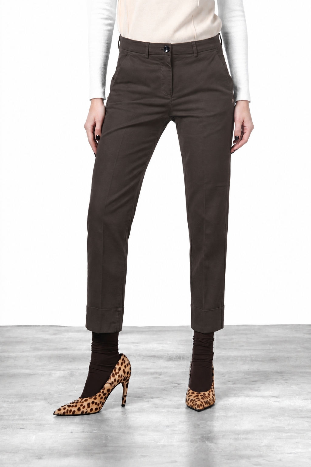 New York Carrot women’s chino trousers in satin with carrot fit ①