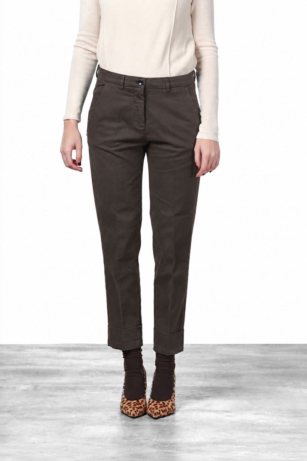 New York Carrot women’s chino trousers in satin with carrot fit ①