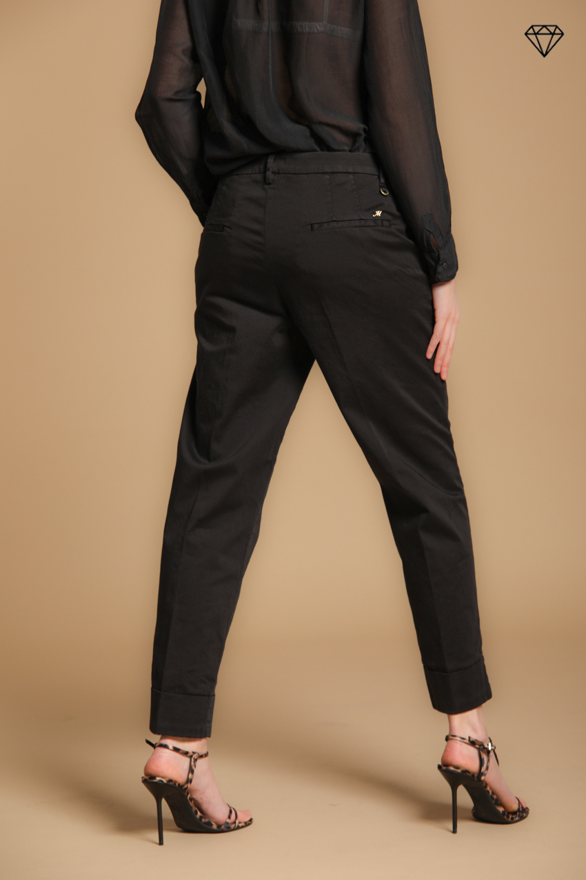 New York Carrot pantalón chino mujer en satén elástico carrot fit ①