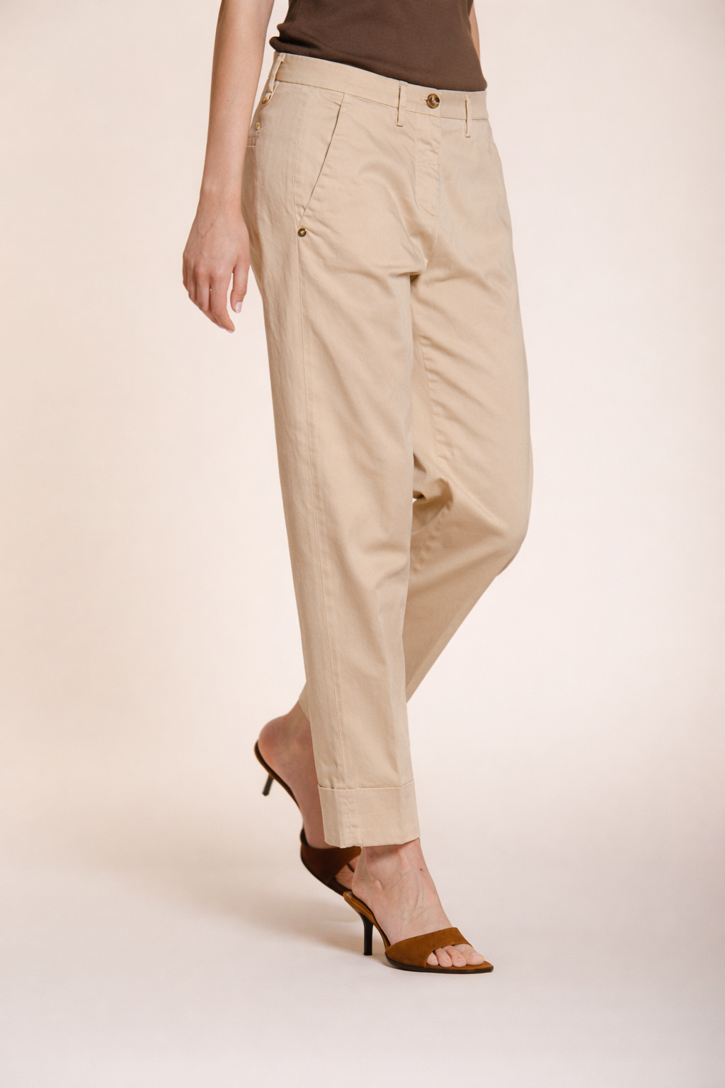 New York Carrot women's chino pants in stretch satin carrot fit ①