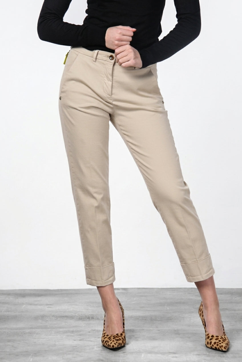 New York Carrot pantalón chino de mujer en raso carrot fit ①