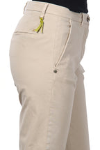 New York Carrot pantalón chino de mujer en raso carrot fit ①