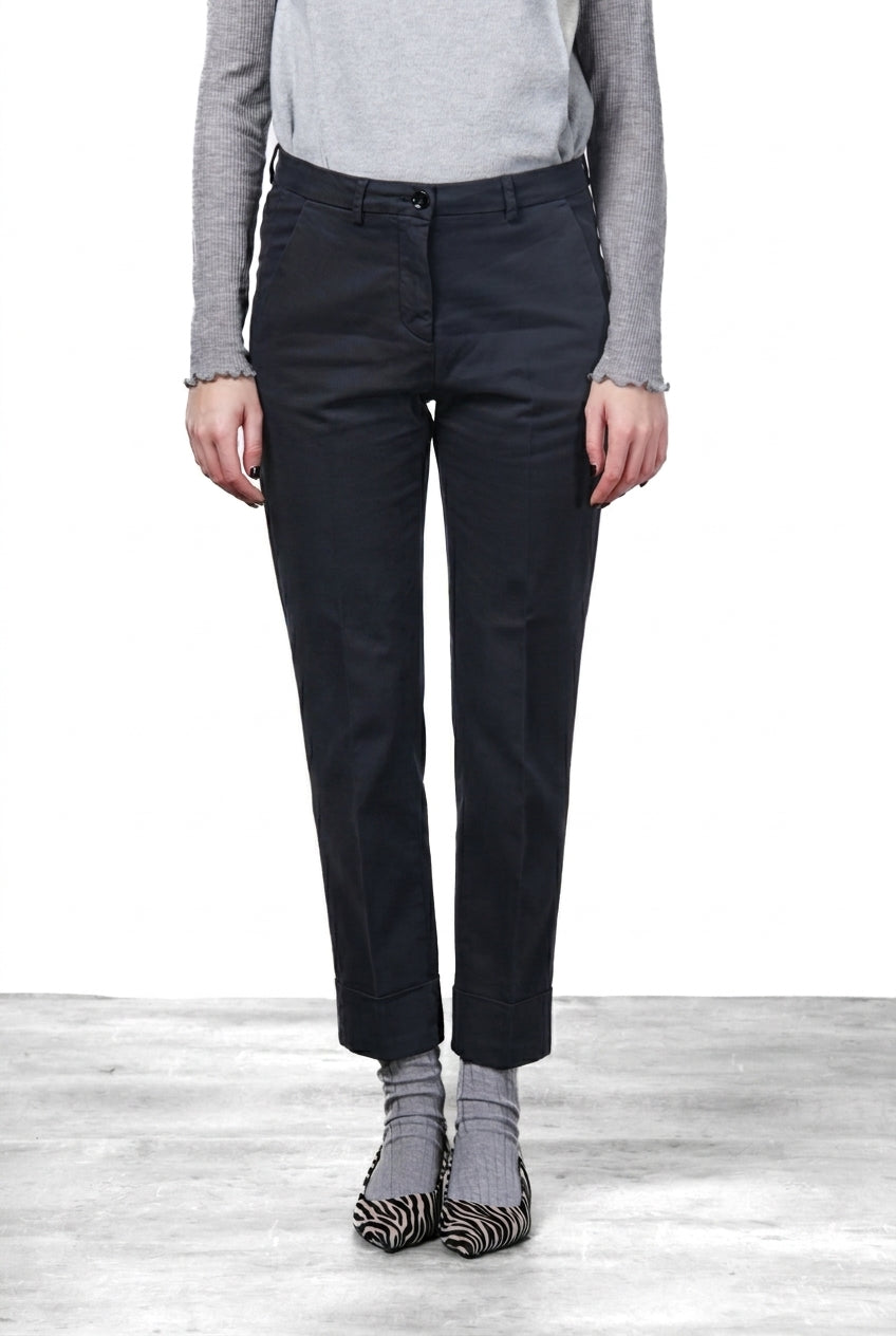 New York Carrot pantalón chino de mujer en raso carrot fit ①