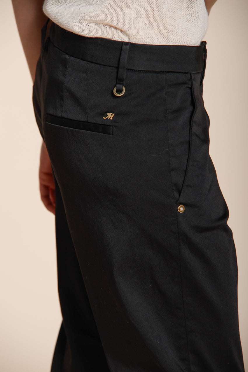 New York Carrot women's chino pants in stretch satin carrot fit ①