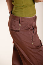New York Carrot pantalon chino femme en satin stretch carrot fit ①