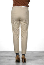New York Carrot pantalón chino de mujer en gabardina de algodón y lana carrot fit ①
