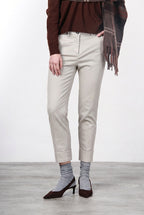 New York Carrot women’s chino pants in cotton and wool gabardine with carrot fit ①
