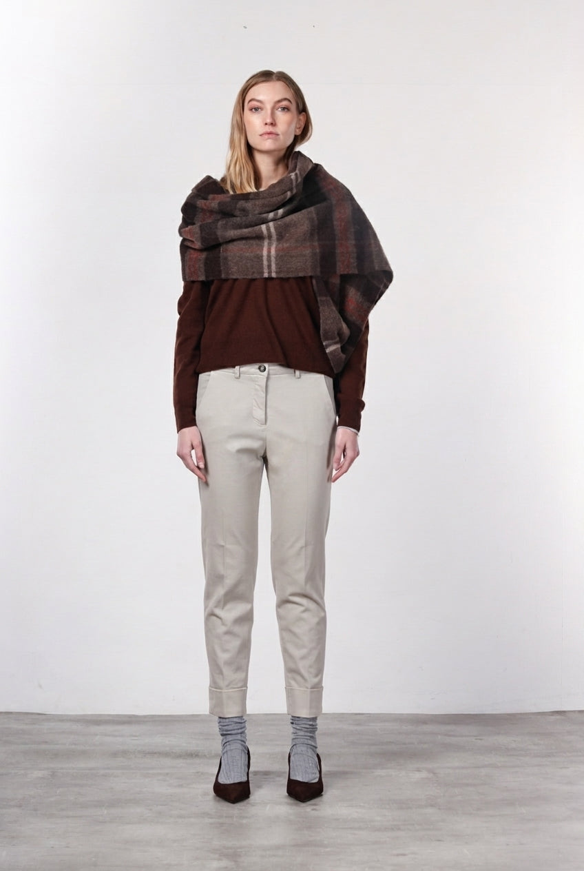 New York Carrot women’s chino pants in cotton and wool gabardine with carrot fit ①

