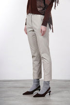 New York Carrot women’s chino pants in cotton and wool gabardine with carrot fit ①

