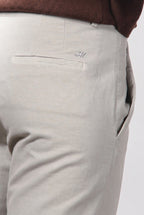New York Carrot women’s chino pants in cotton and wool gabardine with carrot fit ①
