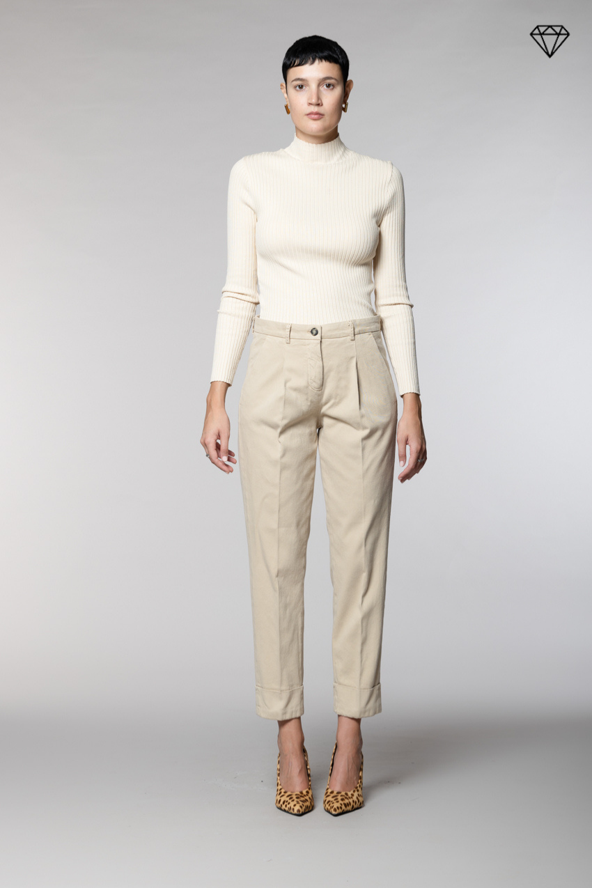 New York Carrot Pince women’s chino trousers in cotton and cashmere carrot fit ①