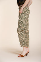 Marlene Hose Cargo Damen aus Gabardine Camouflage-Print carrot fit