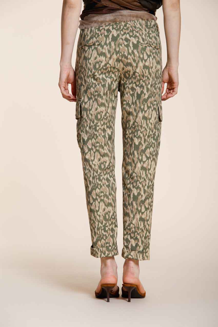 Marlene Hose Cargo Damen aus Gabardine Camouflage-Print carrot fit