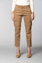 Marlene Cargo pantalone cargo donna in gabardina carrot fit