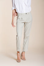 New York Carrot Sartoriale 1 Pince pantalon chino femme en satin de coton et soie carrot fit ①