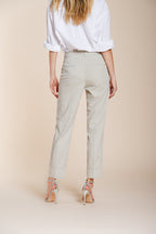 New York Carrot Sartoriale 1 Pince pantalon chino femme en satin de coton et soie carrot fit ①